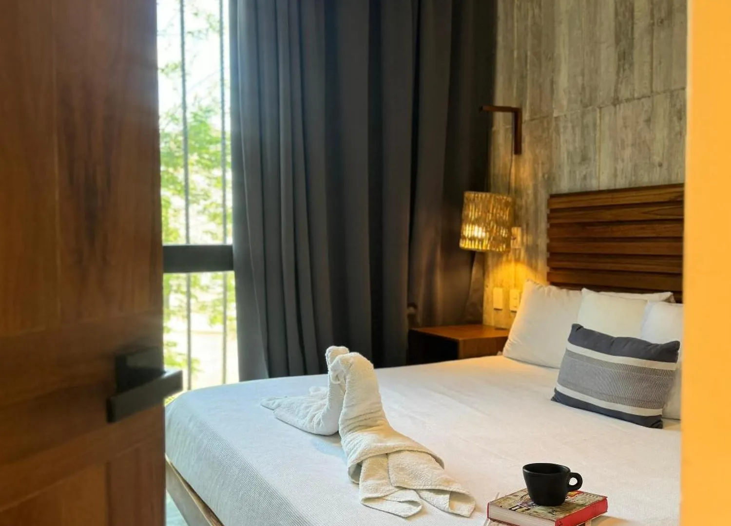 Iik Tulum By Groovy Stays- A Hip Condo-Hotel With Wifi, Rooftop, Pool, Sleeps 6 0*,  Mexiko